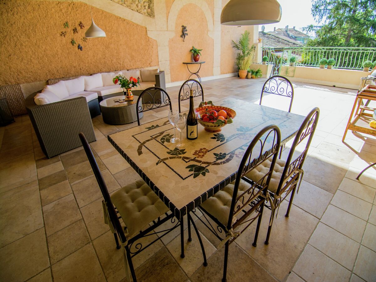 Holiday house Old wine storehouse with terrace and garden - Outdoor photo 2