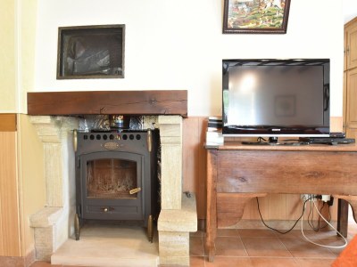 Holiday house Charming holiday home with pool and pond - Features photo 15