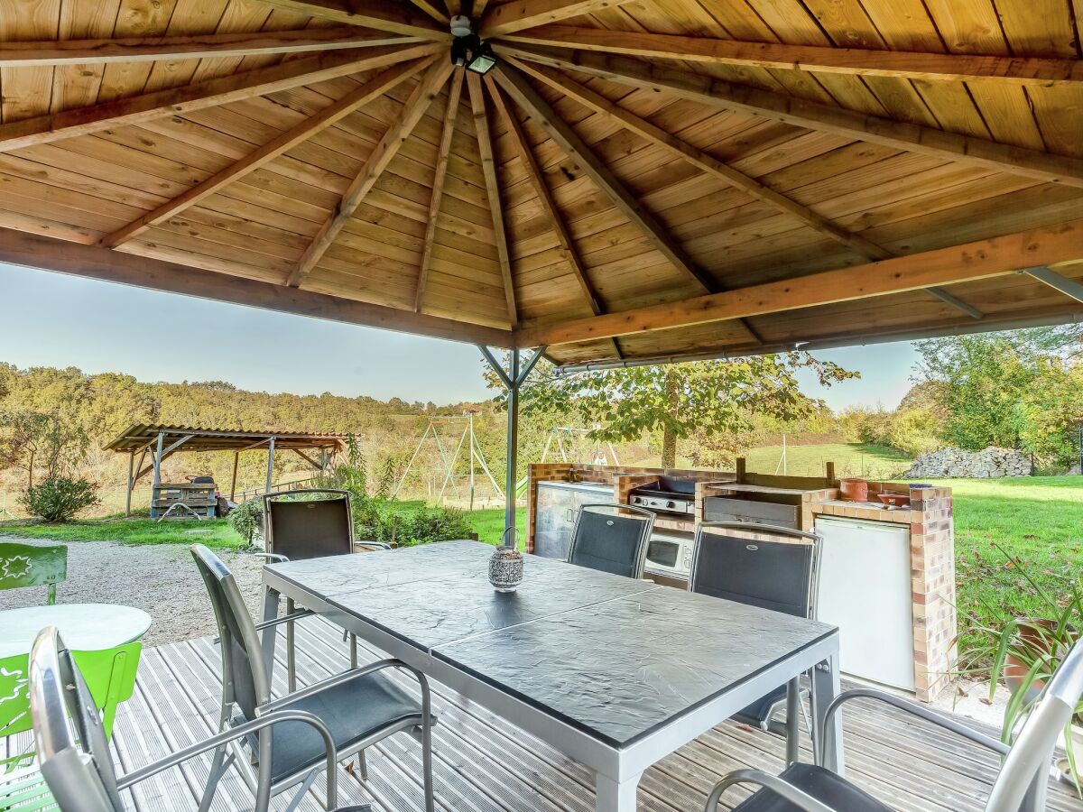 Holiday house Familienurlaub in Thédirac - Outdoor photo 3