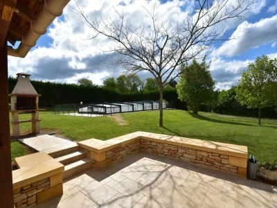 Holiday house Spacious holiday home with private pool - Outdoor photo 14