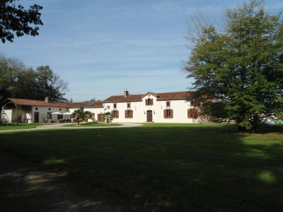 Holiday house Luxuriöses Ferienhaus mit privatem Pool - Outdoor photo 6