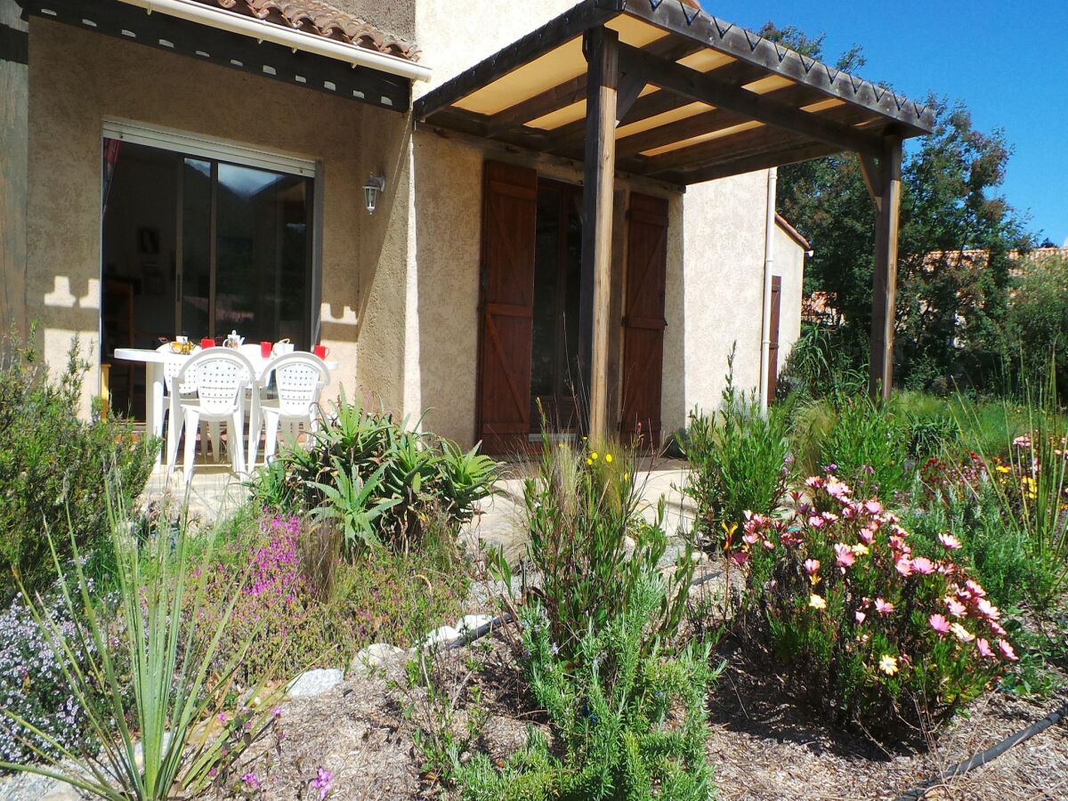 Villa Villa in Le Boulou with Scenic Hilltop Views - Outdoor photo 3