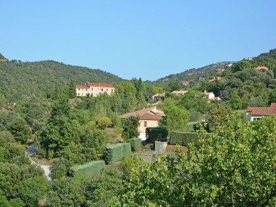 Villa Villa in Le Boulou with Scenic Hilltop Views - Outdoor photo 2