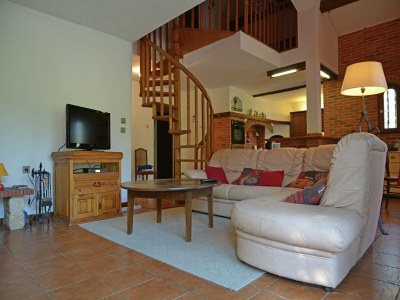 Villa Villa in Le Boulou with Scenic Hilltop Views - Features photo 7