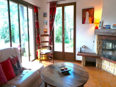 Villa Villa in Le Boulou with Scenic Hilltop Views - Features photo 18