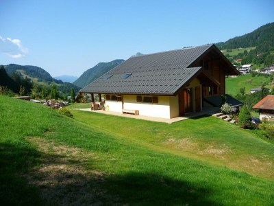 Chalet Chalet in Les Gets with Ski-In/Ski-Out Access - Outdoor photo 8