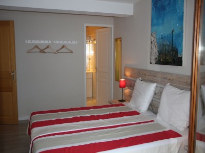 Chalet Chalet in Les Gets with Ski-In/Ski-Out Access - Features photo 24