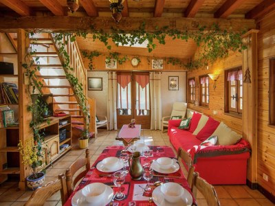 Chalet Chalet in Rhone Alpes with Stunning Views - Features photo 17