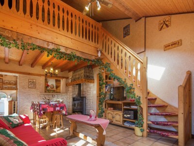 Chalet Chalet in Rhone Alpes with Stunning Views - Features photo 21