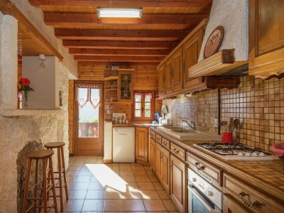 Chalet Chalet in Rhone Alpes with Stunning Views - Features photo 27