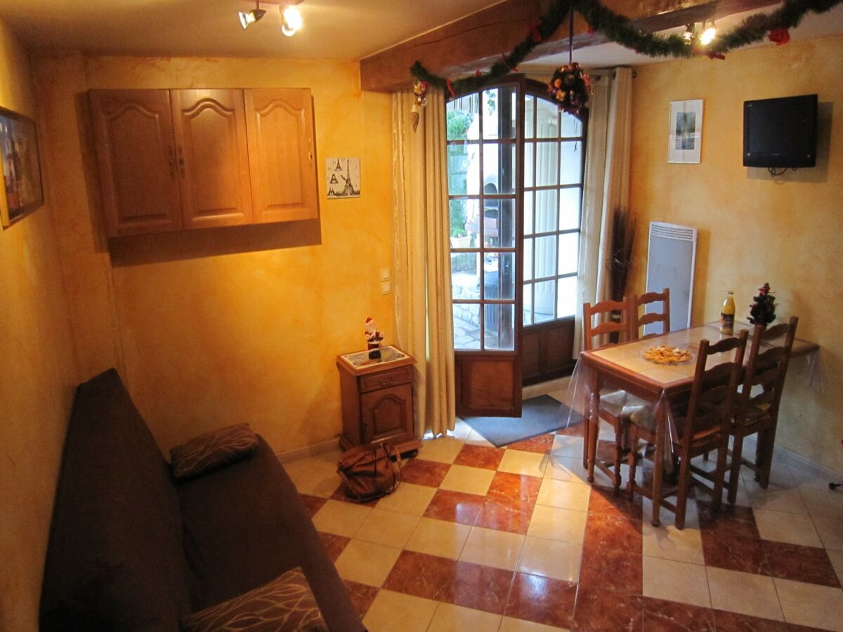 Holiday house Ferienhaus in Vaires-sur-Marne am Waldsee