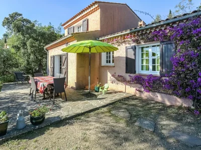 Holiday house Holiday Home in Bormes-les-Mimosas with Pool in Hyères Region - Holiday house