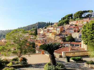 Holiday house Holiday Home in Bormes-les-Mimosas with Pool - Outdoor photo 4