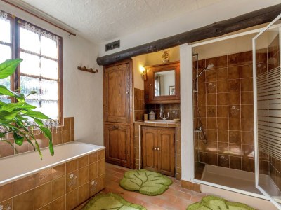 Holiday house Holiday Home in Le Luc with Pool & Vineyards - Features photo 11