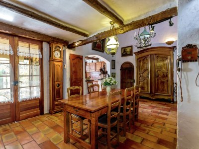 Holiday house Holiday Home in Le Luc with Pool & Vineyards - Features photo 21