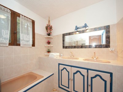 Holiday house Villa in Bagnols mit Pool & Naturparks - Features photo 14