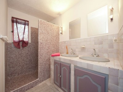 Holiday house Villa in Bagnols mit Pool & Naturparks - Features photo 23