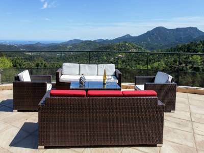 Villa Villa in Les Adrets with Pool & Hill Views - Outdoor photo 3