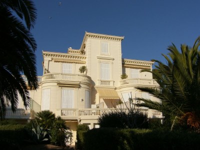 Apartment Villa on Côte d'Azur with Beachfront Views - Outdoor photo 10