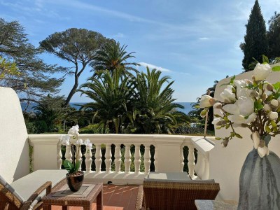Apartment Villa on Côte d'Azur with Beachfront Views - Outdoor photo 11