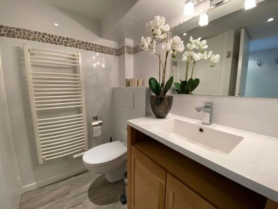 Apartment Villa on Côte d'Azur with Beachfront Views - Features photo 21