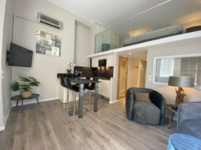 Apartment Villa on Côte d'Azur with Beachfront Views - Features photo 24