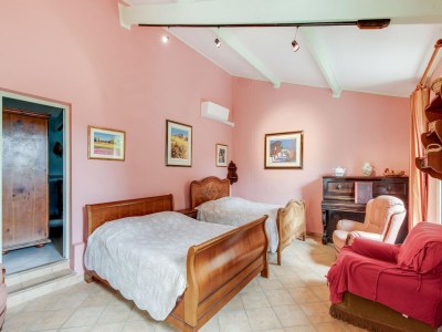 Holiday house Villa in Provence bei Vaison-la-Romaine - Features photo 30