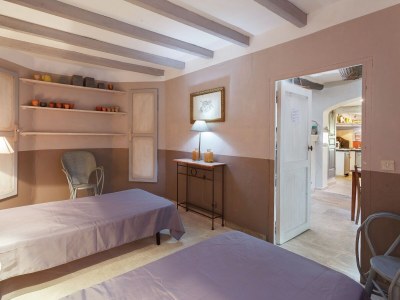 Holiday house Cottage in Oppède with Pool and Garden - Features photo 23