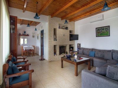 Villa Villa in Lefkogia near Souda Beach - Features photo 23