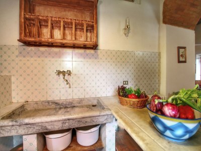 Farmhouse Belvilla by OYO Casa Bruciata - Features photo 36