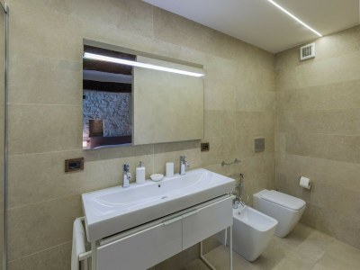 Villa Scenic villa with heated pool - Features photo 22