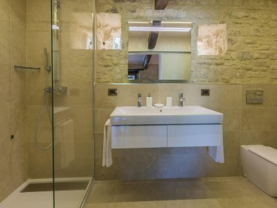 Villa Scenic villa with heated pool - Features photo 31