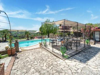 Villa Villa in Monterotondo with Pool & Tiber Views - Outdoor photo 4