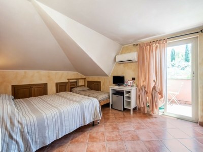 Villa Villa in Monterotondo with Pool & Tiber Views - Features photo 29