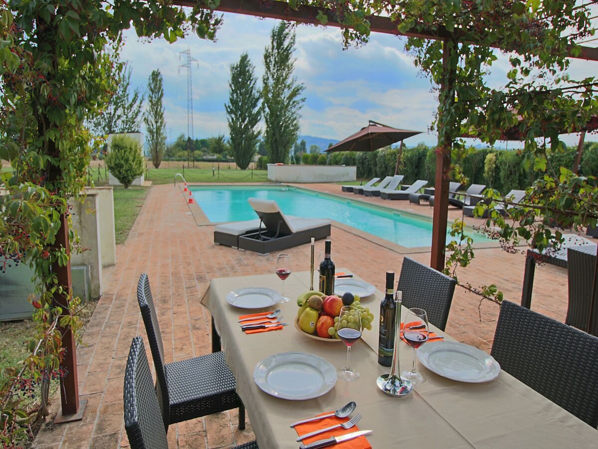 Holiday house Swim, Savor, and Stroll in Umbria - Outdoor photo 2