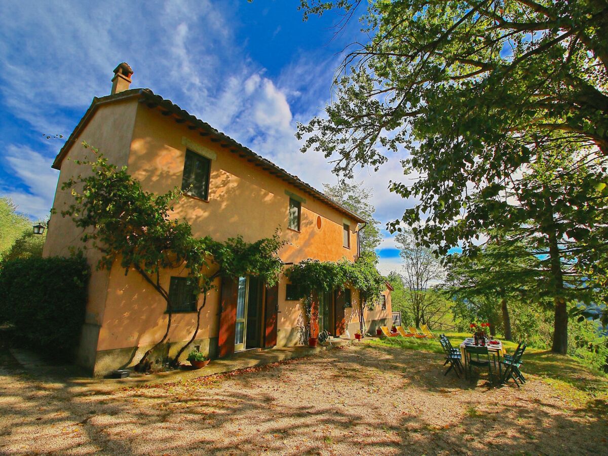 Farmhouse Tranquil Haven in Todi Countryside - Outdoor photo 5