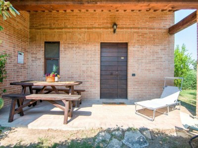 Farmhouse Belvilla by OYO Large Farmhouse with Pool in Panicarola - Farmhouse