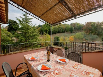 Farmhouse Villa in Città della Pieve am See - Outdoor photo 6