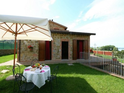 Cottage Wunderschönes Herrenhaus am Monte del Lago mit Seeblick - Outdoor photo 11