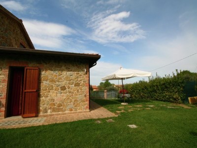 Cottage Wunderschönes Herrenhaus am Monte del Lago mit Seeblick - Outdoor photo 13