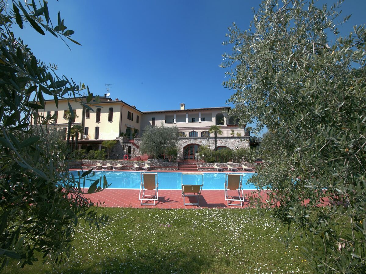 Holiday house Wunderschönes Ferienhaus mit Seeblick in Soiano del Lago - Outdoor photo 2