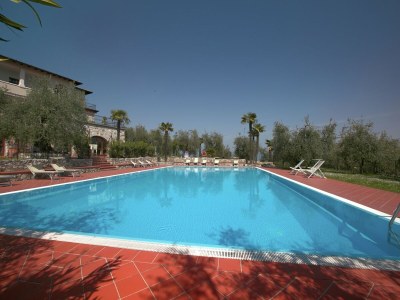 Holiday house Wunderschönes Ferienhaus mit Seeblick in Soiano del Lago - Outdoor photo 8