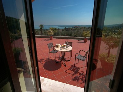 Holiday house Wunderschönes Ferienhaus mit Seeblick in Soiano del Lago - Outdoor photo 13