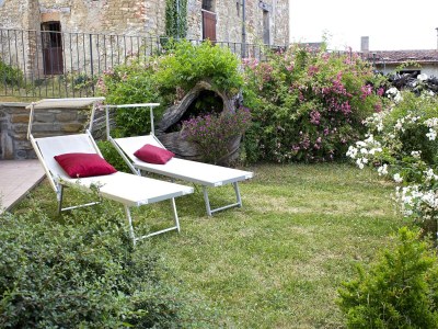 Apartment Stay with Balcony Views - Outdoor photo 14