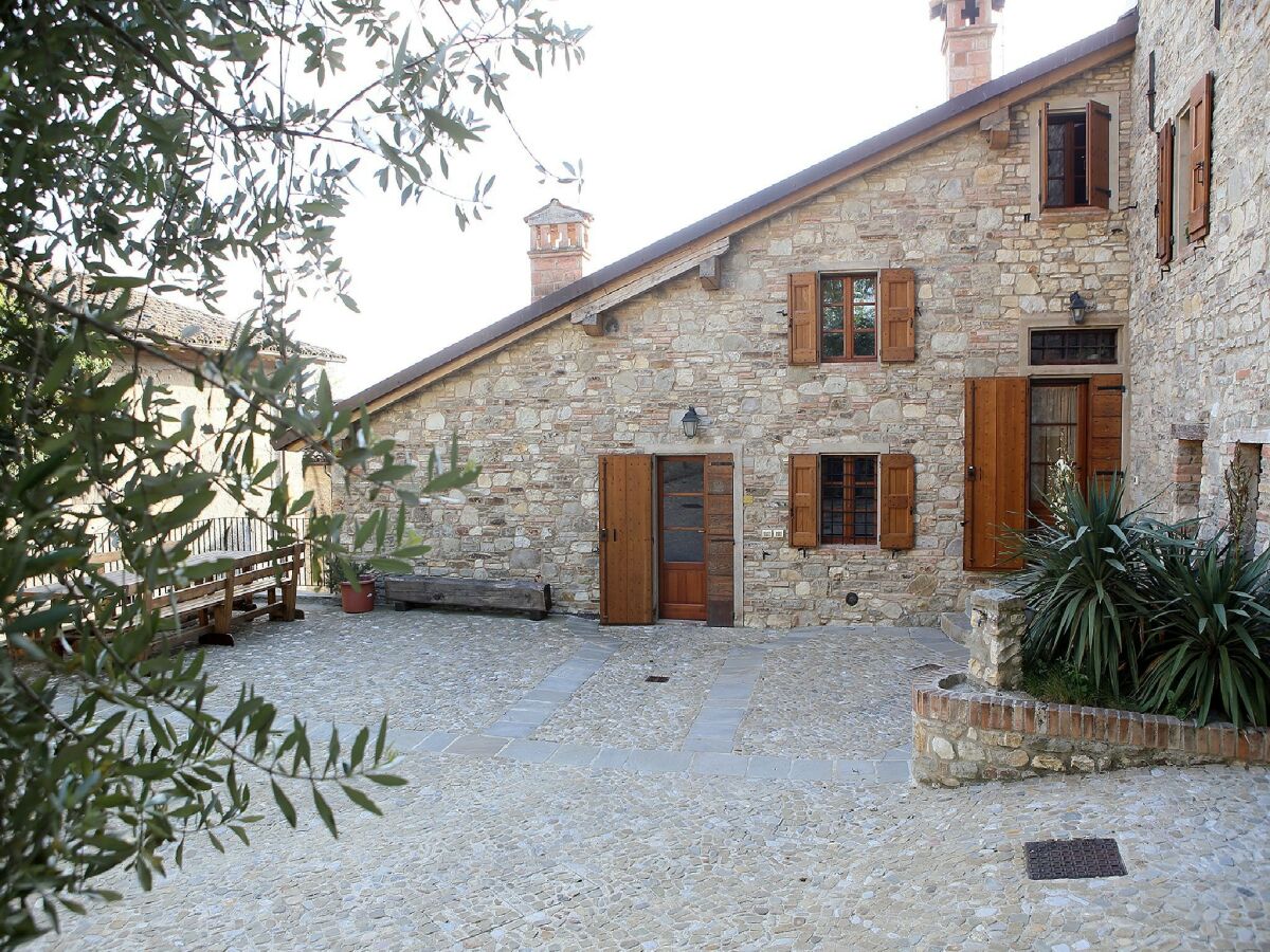 Holiday house Tranquil Village Stay with Fireplace - Outdoor photo 4