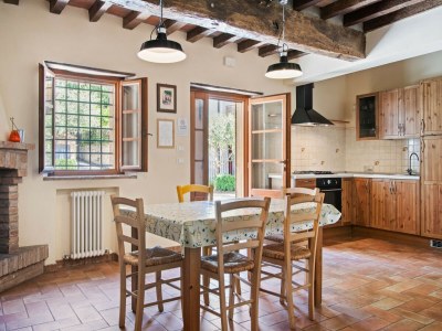 Holiday house Tranquil Village Stay with Fireplace - Features photo 10