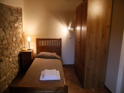 Holiday house Tranquil Village Stay with Fireplace - Features photo 24