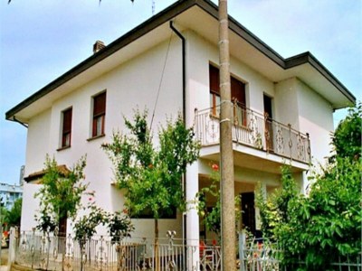 Apartment Sunny Coastal Apartment - Outdoor photo 11