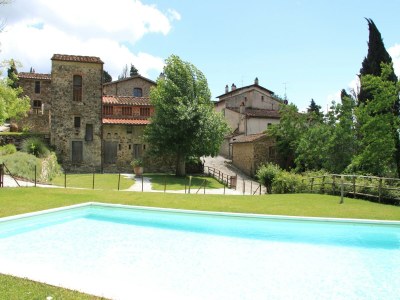 Holiday house Idyllic Tuscan Hideaway with Pool and spa - Outdoor photo 2