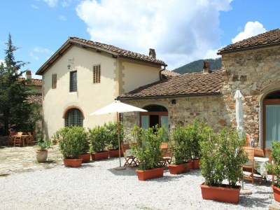 Holiday house Idyllic Tuscan Hideaway with Pool and spa - Outdoor photo 8
